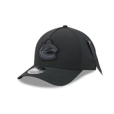 Alpha Industries x Vancouver Canucks Nylon Black 9FORTY M-Crown A-Frame Snapback Hat