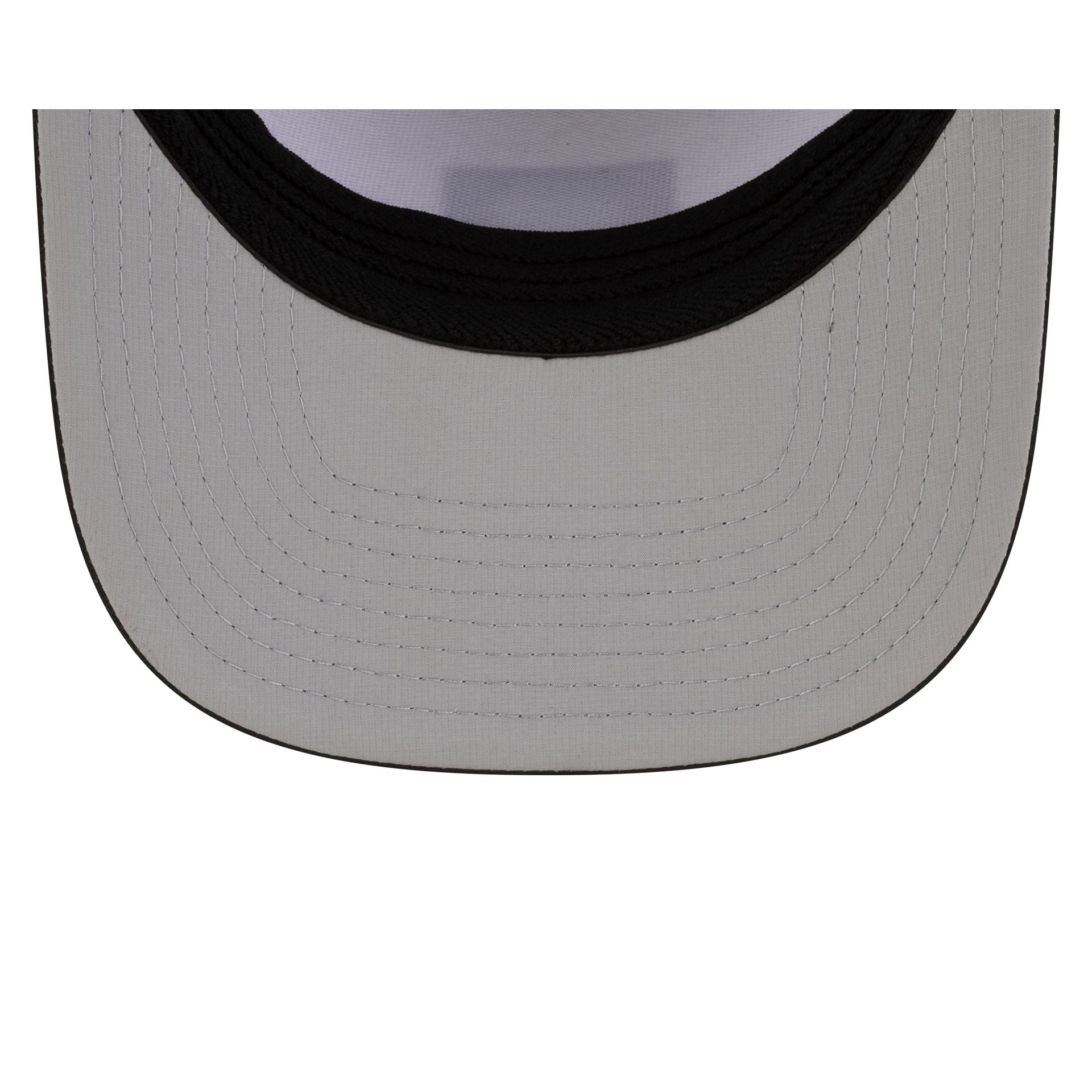 Atlanta Braves 2026 Clubhouse Black & White Split Panel 9SEVENTY Stretch-Snap Hat