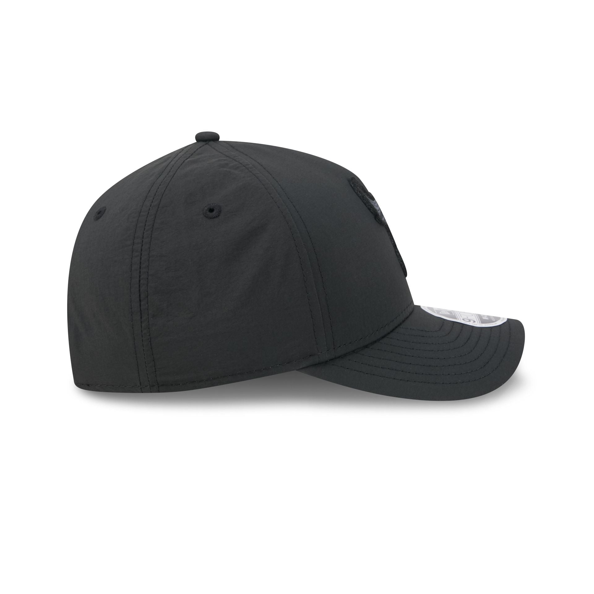 Alpha Industries x Chicago Bulls Nylon Black 9FORTY M-Crown A-Frame Snapback Hat
