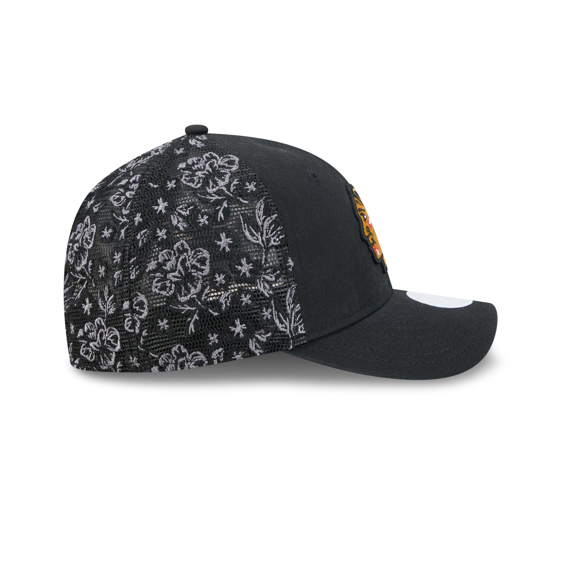 Chicago Blackhawks Floral Mesh Women's 9FORTY M-Crown Trucker Hat