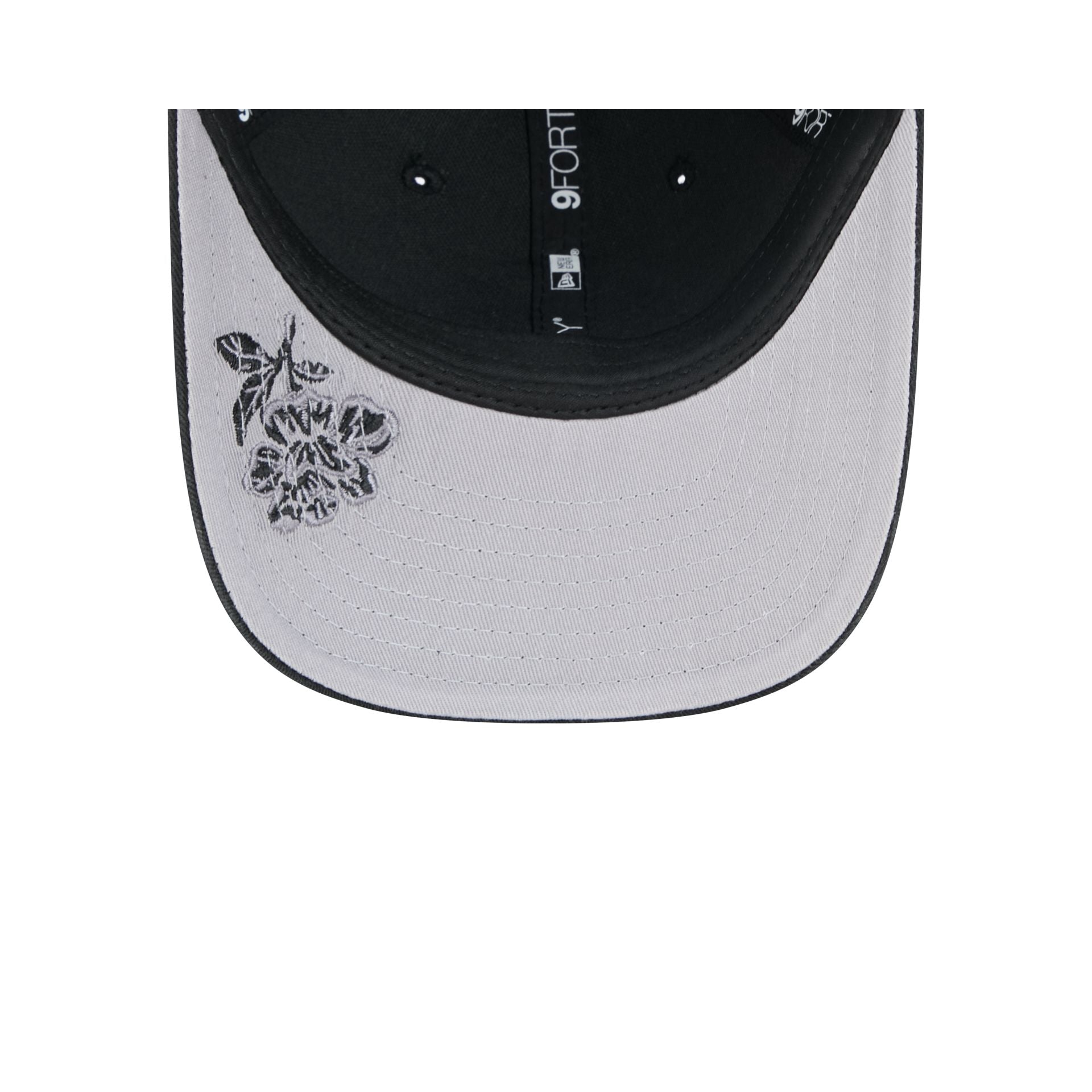 Chicago Blackhawks Floral Mesh Women's 9FORTY M-Crown Trucker Hat