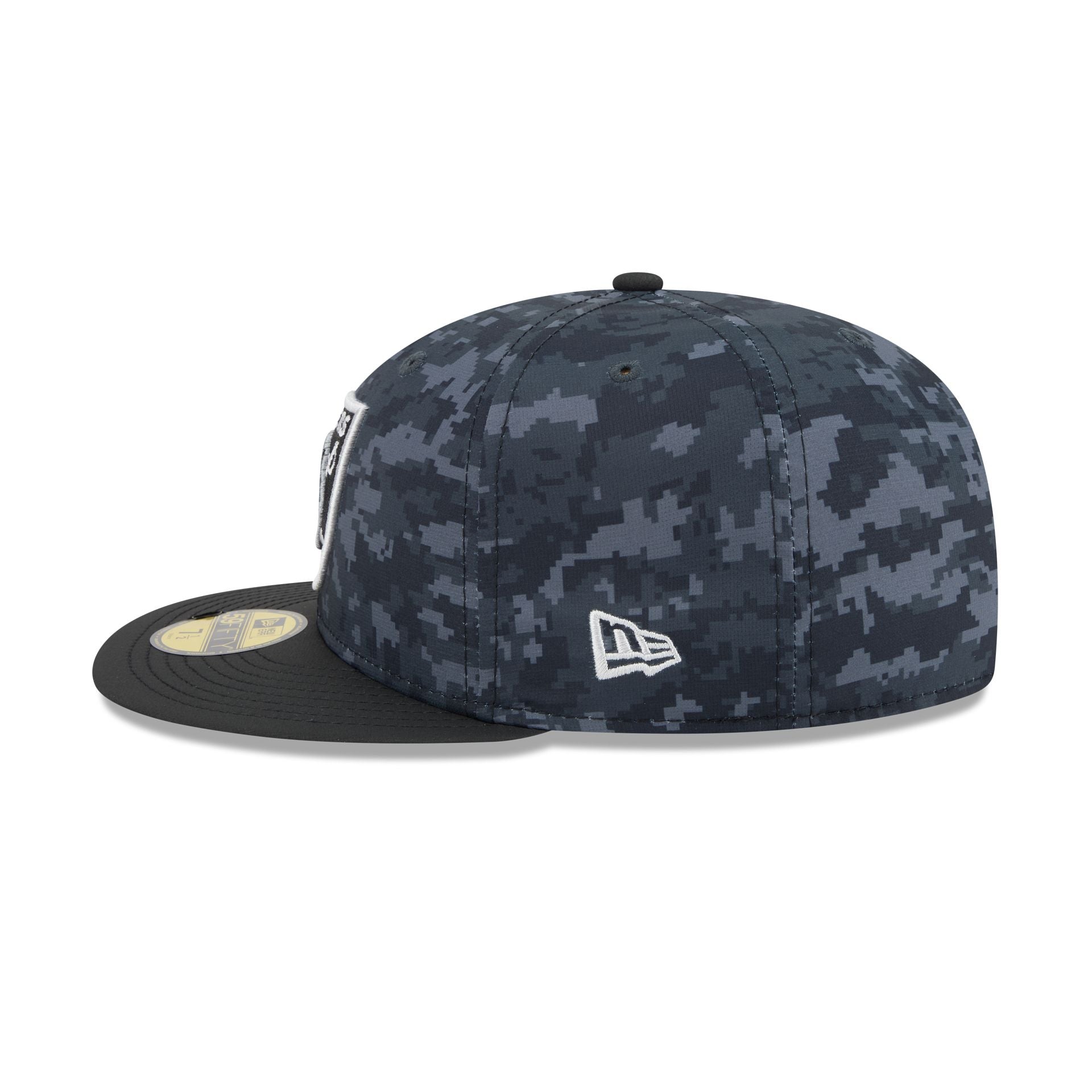 Las Vegas Raiders 2026 Salute to Service 59FIFTY Fitted Hat