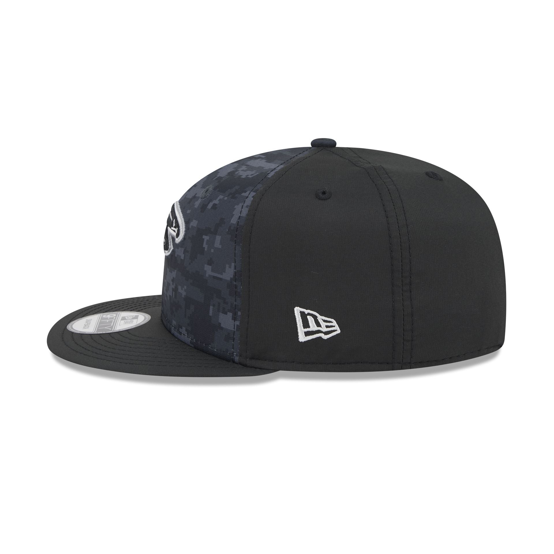Atlanta Falcons 2026 Salute to Service 9FIFTY Snapback Hat