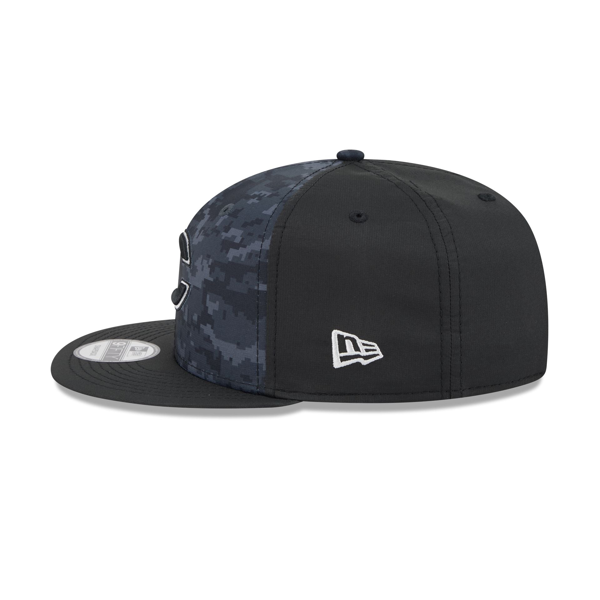Chicago Bears 2026 Salute to Service 9FIFTY Snapback Hat