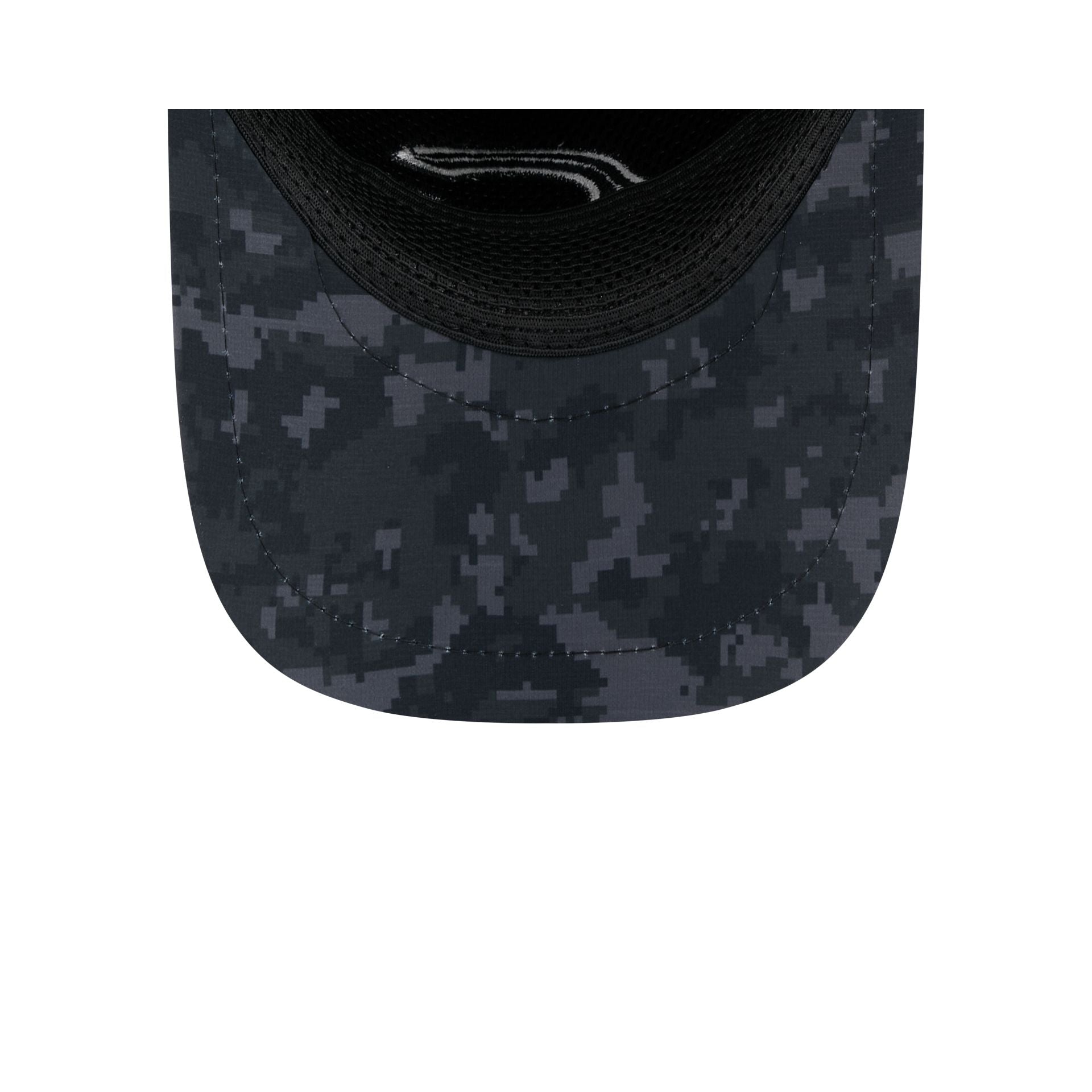 Chicago Bears 2026 Salute to Service 9FORTY APEX Snapback Hat